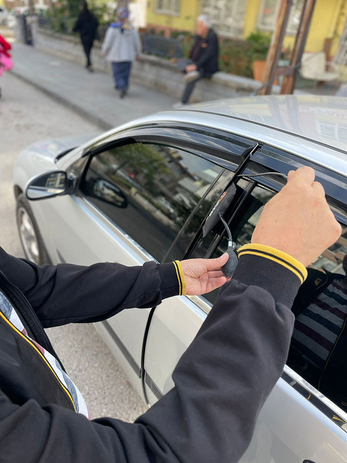 Ataşehir Oto Kilitçisi